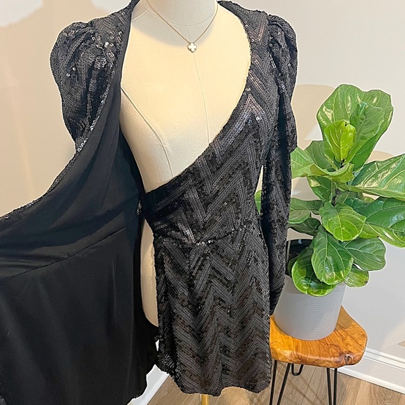 Reformation Ireland Mini Black Chevron Two-tone Sequin Wrap Dress (S) - Picture 6 of 16